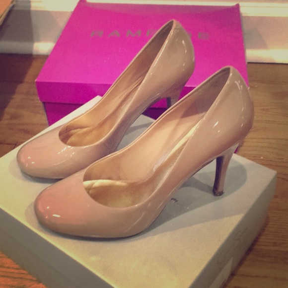 Nude Heels - Picture 1 of 1